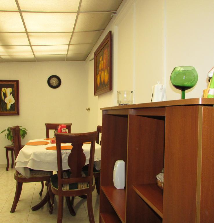 בית הארחה בוגוטה 	Casa De Huespedes Shalom Victoria מראה חיצוני תמונה